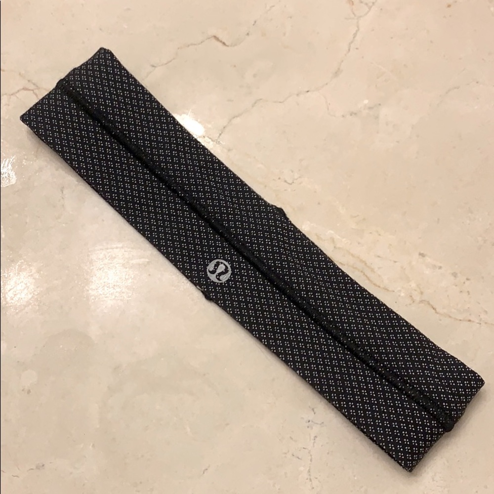 Lululemon headband for exercising